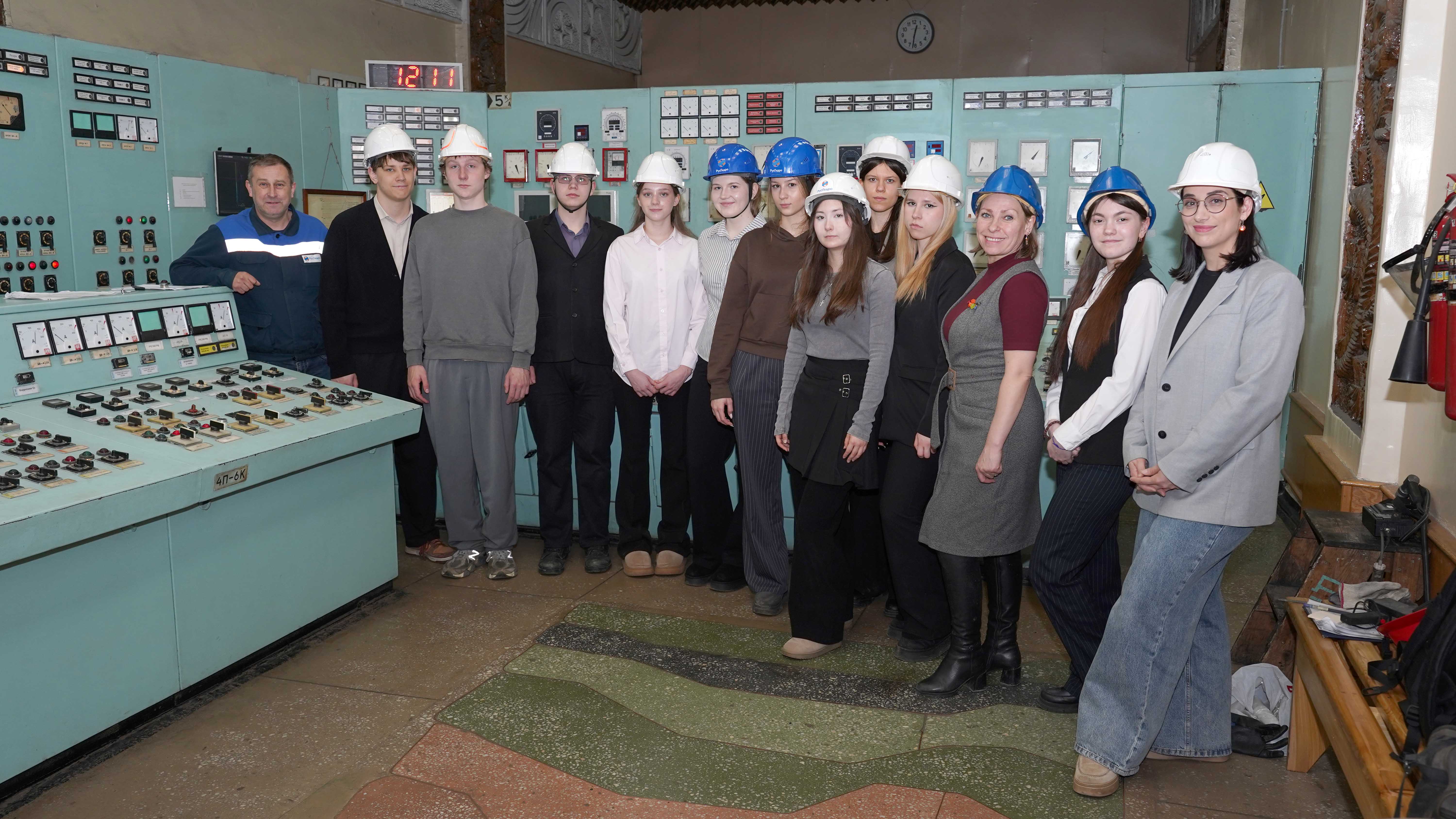 Профориентационные экскурсии для школьников прошли на предприятиях Магаданэнерго